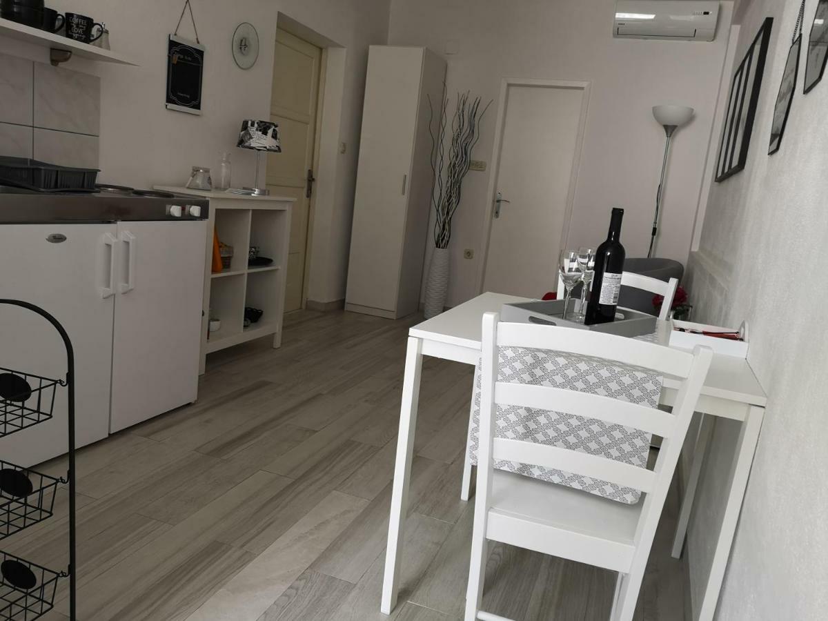 Apartments And Rooms Villa Dona マカルスカ エクステリア 写真